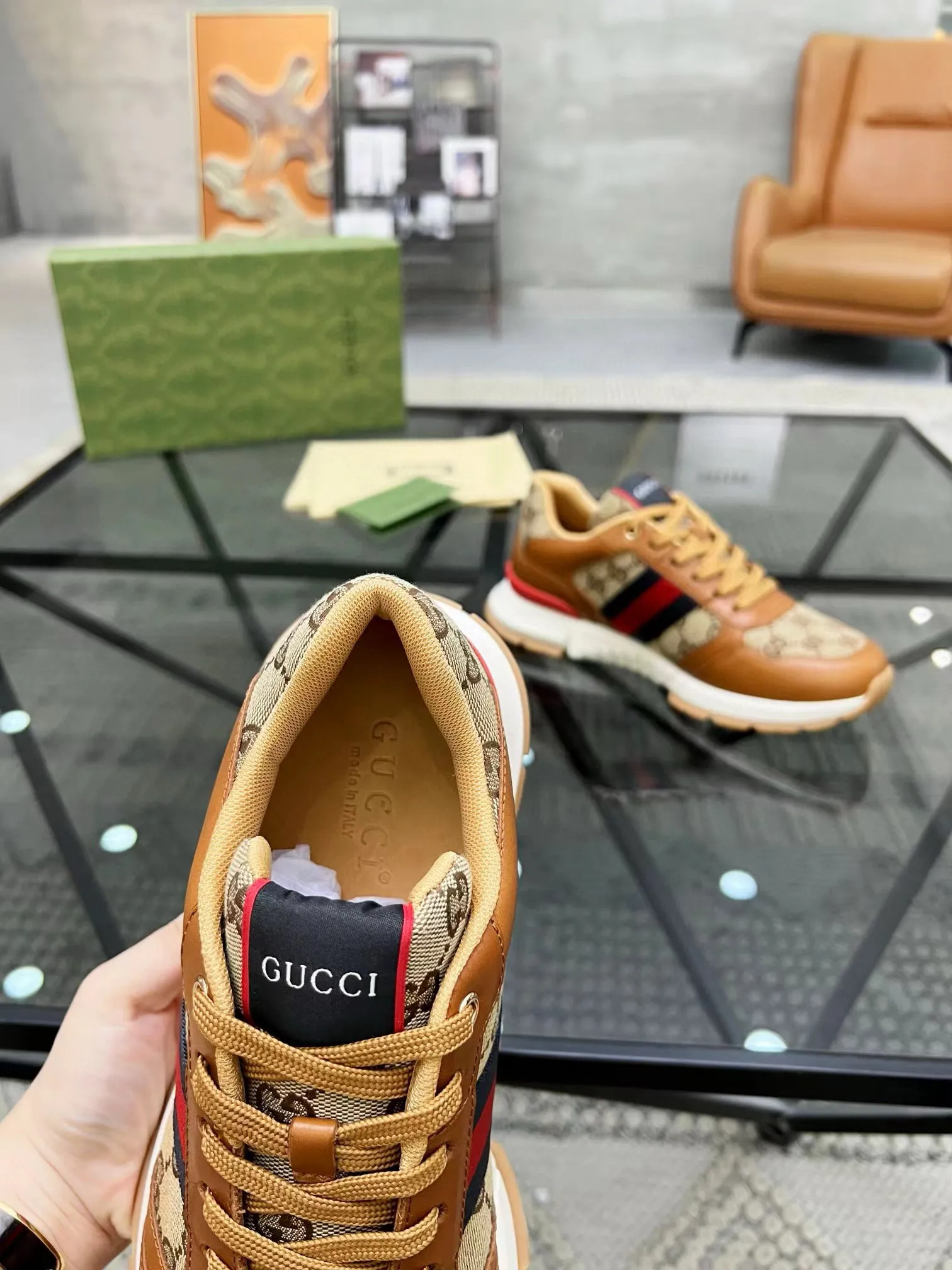 Factory price: 458💰New men's shoes GUCCI [Lightning] latest shoes shipped. Original quality, fashionable, made of special materials, sheepskin lining, brand new packaging. The foot feels super comfortable and the workmanship is impeccable. Size: 38-44, customized 45